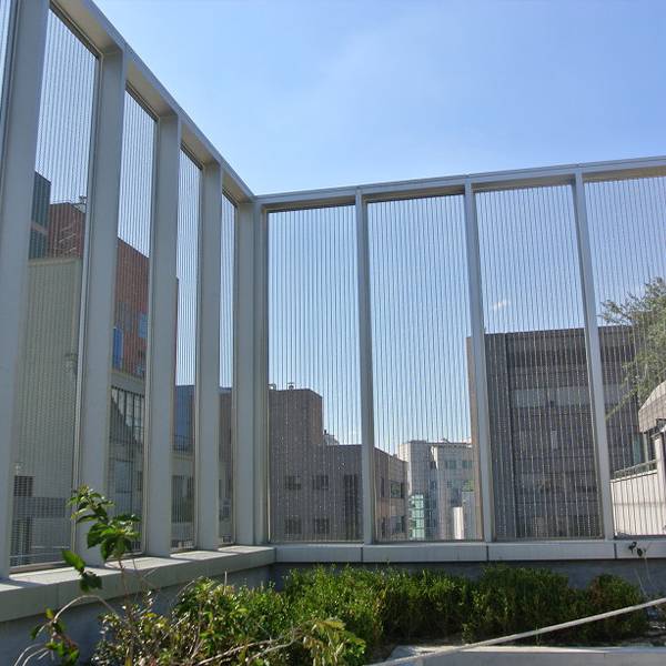 <!-Argger Das architekto nische Netz dient als Balkon balustrade.
