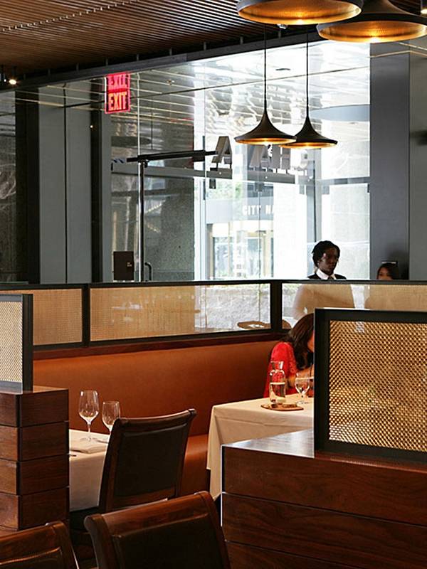 Argger architectural mesh is used as partition in the  Chinese restaurant.