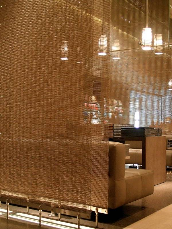 Argger architectural mesh is used as partition in the restaurant.