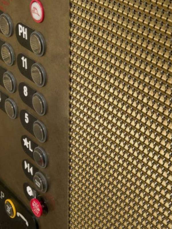 Hotel bedeckt mit <!-Argger-> dekorative Mesh-Aufzugs kabine
