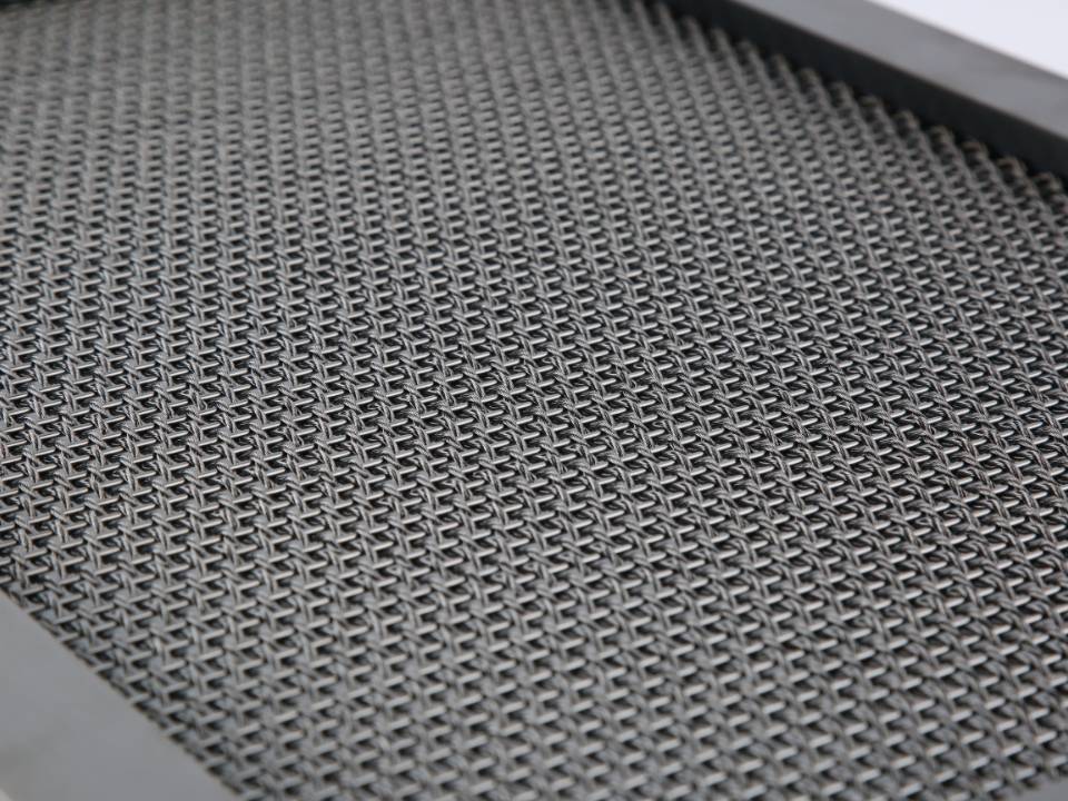 A Athena-1416D weave spacing architectural mesh.