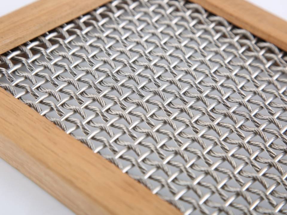 A Athena-2028D weave spacing architectural mesh.