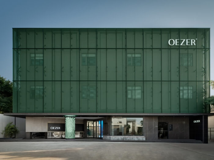 OEZER headquarter doors & windows exhibition made of expanded metal